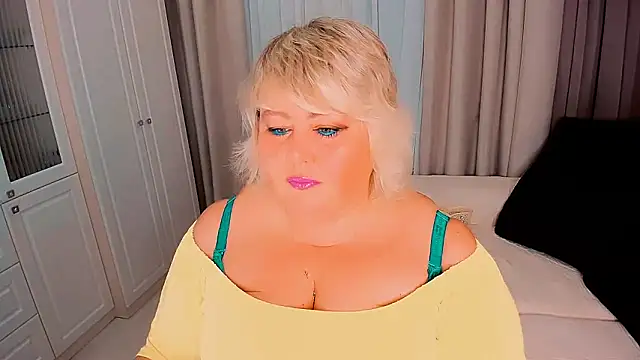 BIGTITSBBW online show from September 20, 2025, 4:19 pm