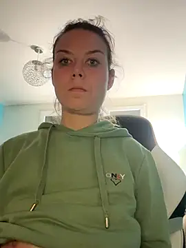 BabyNila online show from October 17, 2025, 7:49 pm