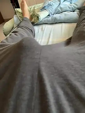 giovanni5281 online show from April 8, 2026, 7:52 am