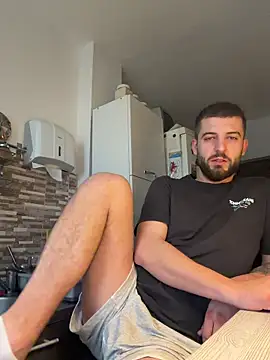 ElChapoGuzman95 online show from November 25, 2025, 6:46 am