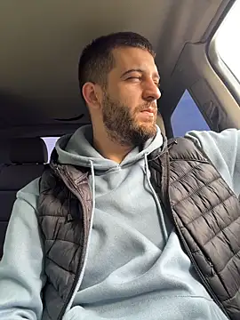 Snapshot of ElChapoGuzman95 chatting on April 16, 2026, 6:58 am ElChapoGuzman95 online show from April 16, 2026, 6:58 am