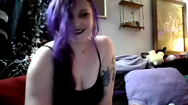 Snapshot of LunaLilith chatting on February 1, 2025, 11:21 am LunaLilith online show from February 1, 2025, 11:21 am