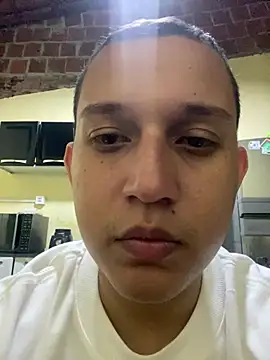 Snapshot of Duduhott chatting on February 16, 2026, 6:20 am Duduhott online show from February 16, 2026, 6:20 am