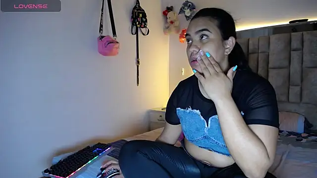 tiffany  pink online show from April 12, 2026, 7:52 pm