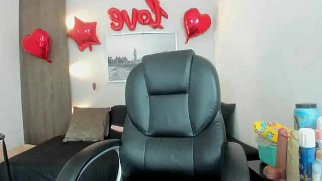 Cheryl JONES online show from February 21, 2026, 9:32 am