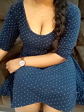 Snapshot of Mounika25 chatting on March 15, 2025, 9:38 pm Mounika25 online show from March 15, 2025, 9:38 pm