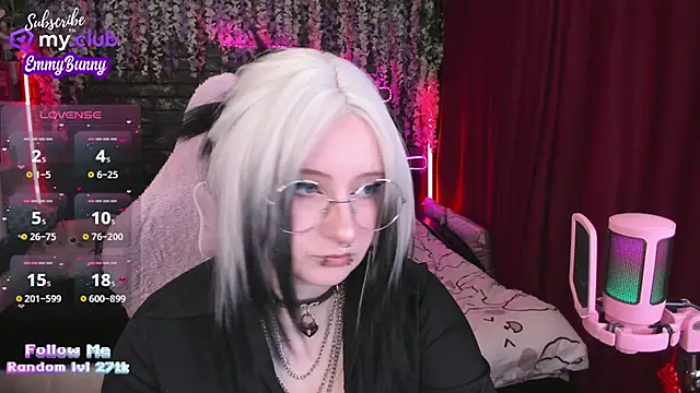 Snapshot of EmmyBunny chatting on March 12, 2025, 3:51 pm EmmyBunny online show from March 12, 2025, 3:51 pm