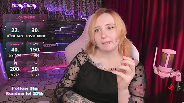 Snapshot of EmmyBunny chatting on March 21, 2025, 2:40 pm EmmyBunny online show from March 21, 2025, 2:40 pm