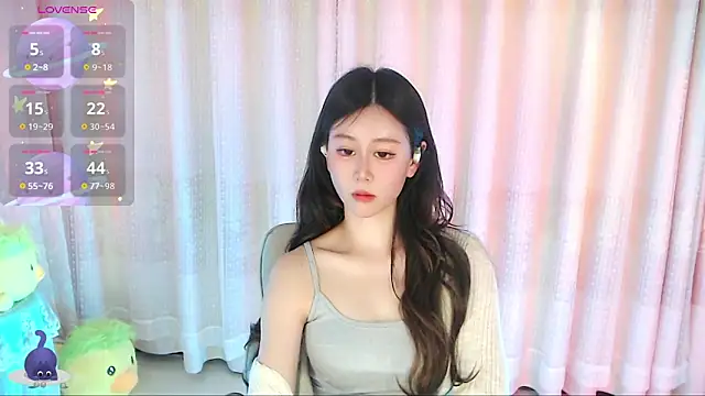 Aimee-520 online show from April 18, 2026, 12:58 am