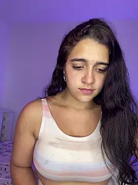 Alicia Ruiz online show from November 13, 2025, 6:18 pm