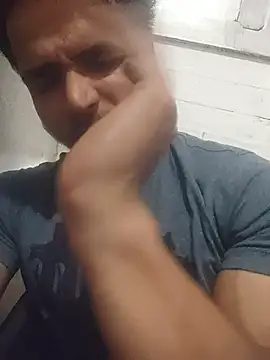 Snapshot of rounakhunk chatting on October 29, 2025, 11:23 am rounakhunk online show from October 29, 2025, 11:23 am