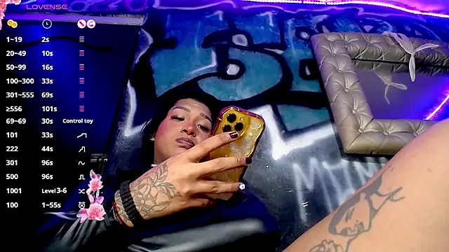 IsabellBigtitsxx online show from March 11, 2026, 8:37 pm