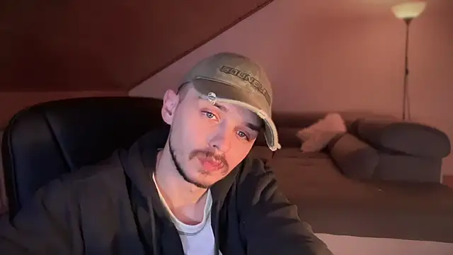 Snapshot of naked_psy chatting on February 4, 2025, 3:33 am naked psy online show from February 4, 2025, 3:33 am