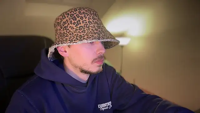 Snapshot of naked_psy chatting on March 12, 2025, 3:46 am naked psy online show from March 12, 2025, 3:46 am