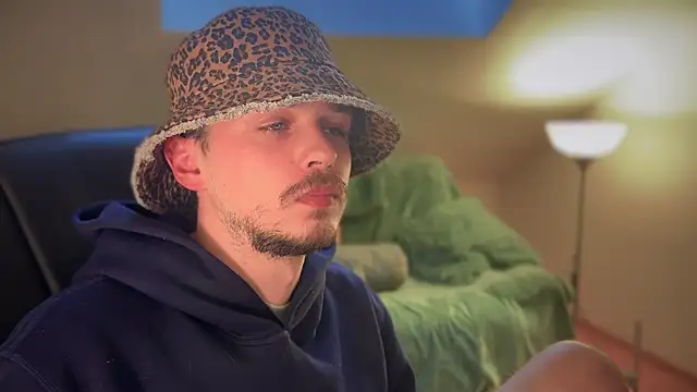 Snapshot of naked_psy chatting on March 13, 2025, 11:41 am naked psy online show from March 13, 2025, 11:41 am