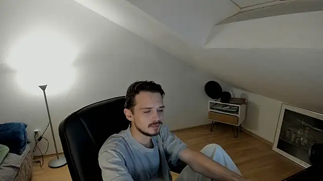 Snapshot of naked_psy chatting on October 21, 2025, 10:10 pm naked psy online show from October 21, 2025, 10:10 pm