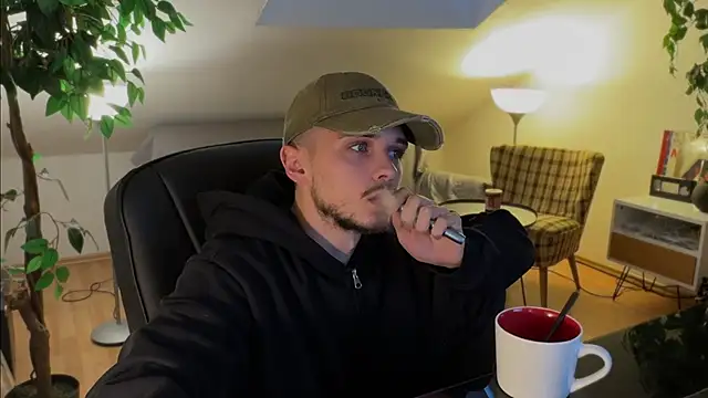 Snapshot of naked_psy chatting on November 14, 2025, 2:49 pm naked psy online show from November 14, 2025, 2:49 pm