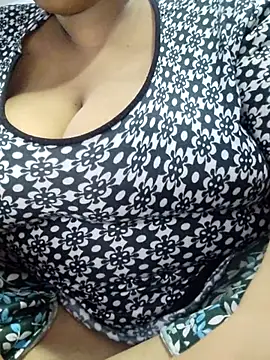 Snapshot of Seema_99 chatting on May 23, 2026, 8:29 am Seema 99 online show from May 23, 2026, 8:29 am
