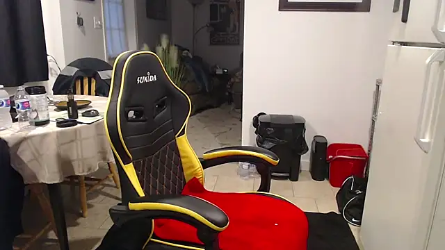 Trey100379100379 online show from October 7, 2025, 10:18 pm