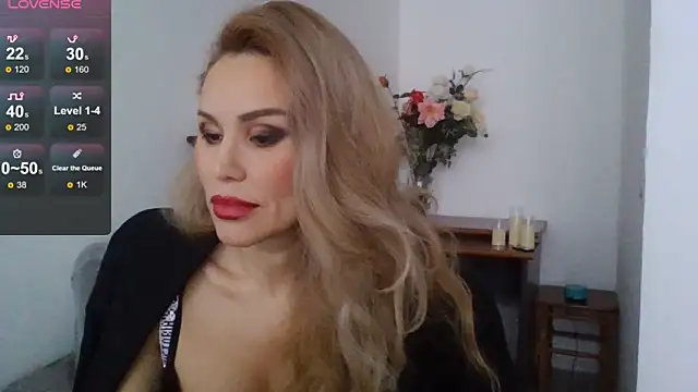 Snapshot of Radmila_Queen_ chatting on January 17, 2025, 11:17 am Radmila Queen  online show from January 17, 2025, 11:17 am