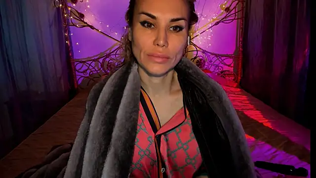 Radmila Queen  online show from November 27, 2025, 10:39 am