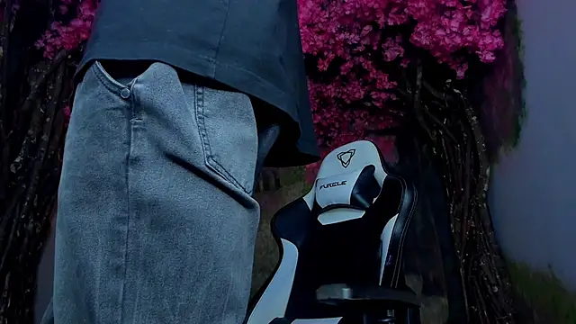 alexgiraldo  online show from January 21, 2025, 2:26 pm