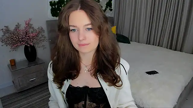 MiracleCurly online show from March 22, 2025, 10:37 pm