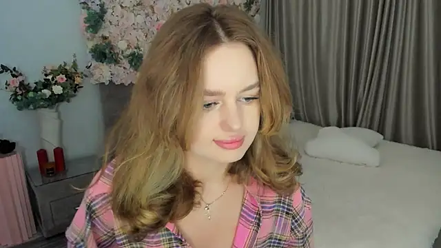 MiracleCurly online show from September 15, 2025, 4:40 pm