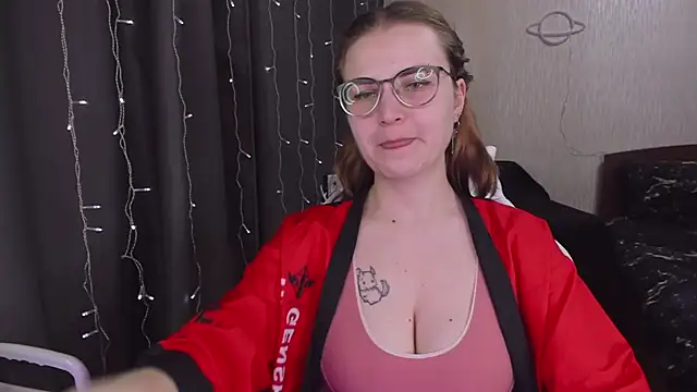 MissBrightShine online show from March 19, 2025, 3:29 pm