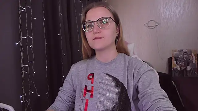 MissBrightShine online show from October 4, 2025, 10:02 am