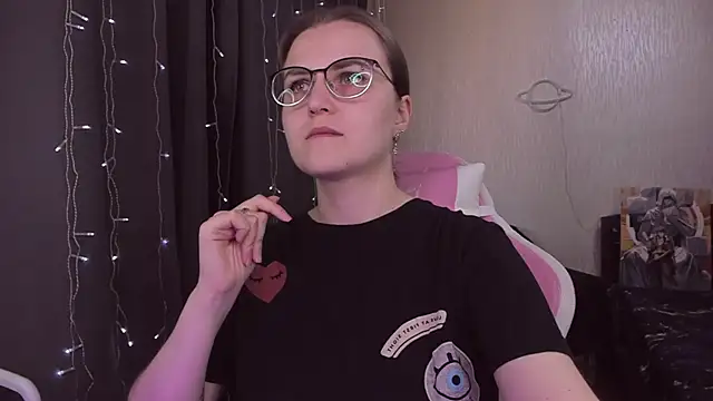 MissBrightShine online show from October 11, 2025, 12:36 pm