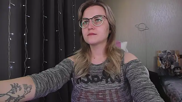 MissBrightShine online show from March 18, 2026, 2:31 pm