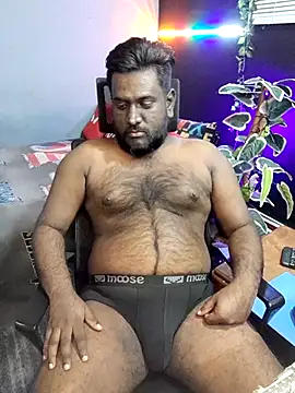 Rayansmith  online show from December 15, 2025, 12:09 pm