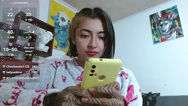 ZoeBakers  online show from February 22, 2025, 2:52 pm