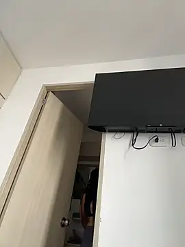 Snapshot of dominantandsubmissiveshow chatting on December 5, 2025, 8:27 pm dominantandsubmissiveshow online show from December 5, 2025, 8:27 pm