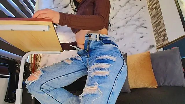 Sophie LittleS online show from March 15, 2026, 12:11 pm