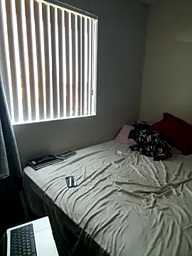 PeterGrandee online show from October 1, 2025, 11:33 pm