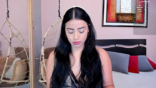 Snapshot of Paula_Desousa chatting on November 6, 2025, 7:37 pm Paula Desousa online show from November 6, 2025, 7:37 pm