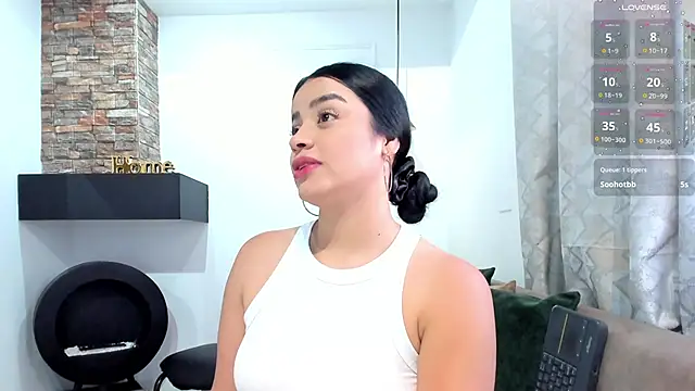 Snapshot of Paula_Desousa chatting on November 10, 2025, 7:46 pm Paula Desousa online show from November 10, 2025, 7:46 pm