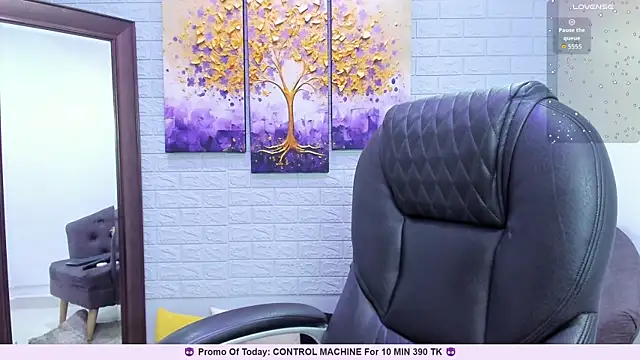 Snapshot of Paula_Desousa chatting on November 11, 2025, 7:36 pm Paula Desousa online show from November 11, 2025, 7:36 pm