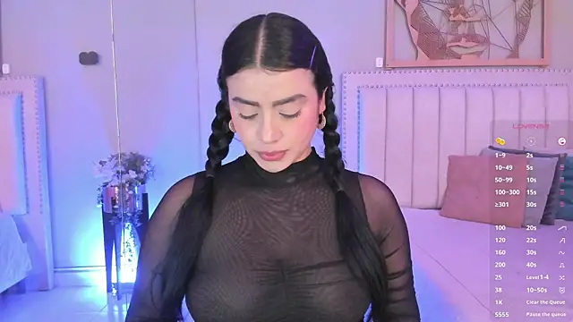 Paula Desousa online show from May 20, 2026, 7:31 pm