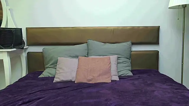 MissYvie online show from June 21, 2026, 7:22 am