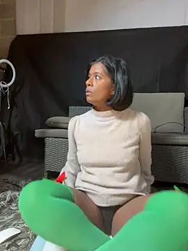 RoseMelanie online show from December 22, 2024, 9:53 pm