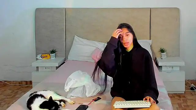 Snapshot of katt_pelaez chatting on October 11, 2025, 6:17 pm katt pelaez online show from October 11, 2025, 6:17 pm