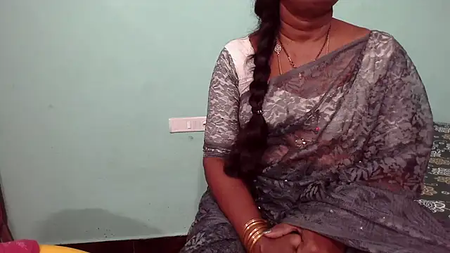 shrutitelugu69 online show from February 5, 2026, 1:49 pm