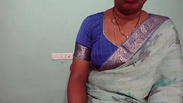 shrutitelugu69 online show from February 15, 2026, 12:58 pm