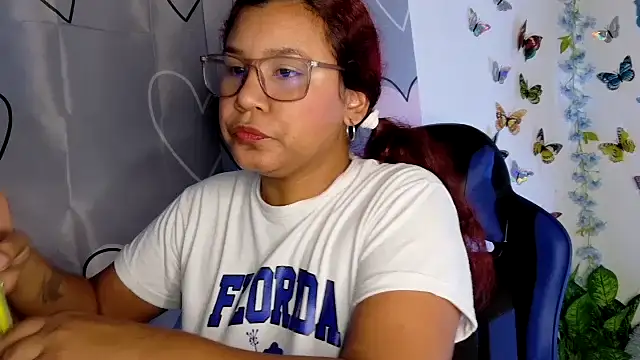 lucy hairypussy83 online show from September 9, 2025, 1:21 pm