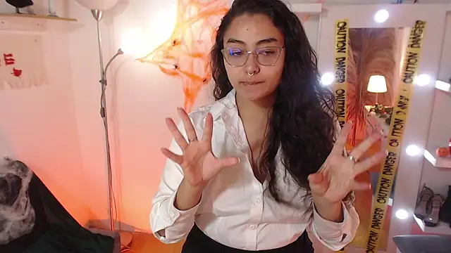  Kim  M online show from October 21, 2025, 1:23 pm