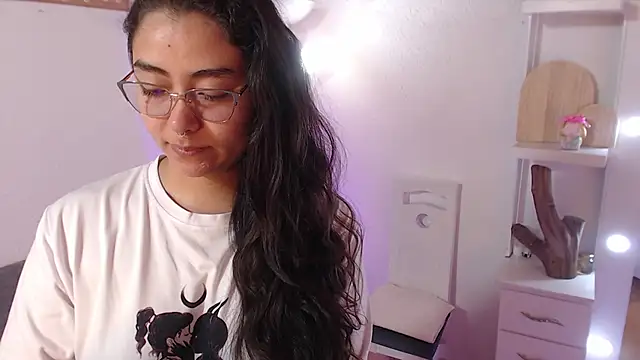  Kim  M online show from November 19, 2025, 12:16 pm