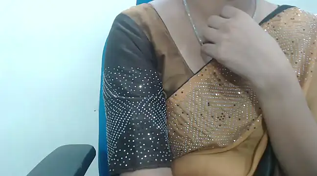 Snapshot of Lovely_Siri_23 chatting on January 22, 2025, 4:12 pm Lovely Siri 23 online show from January 22, 2025, 4:12 pm